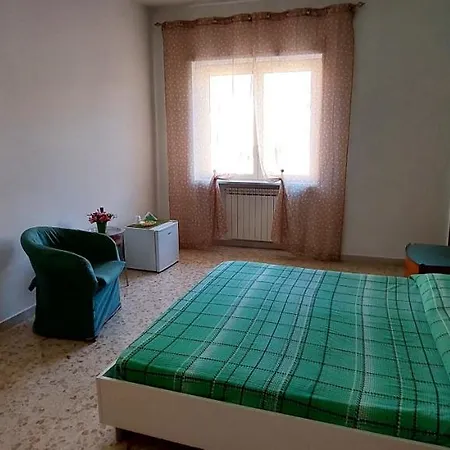Couette-café Lincoln 4*